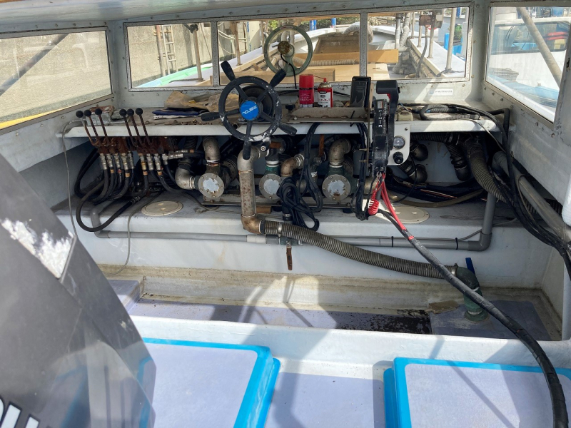 アカシ ボート E370 エンジン要整備 - フィッシング