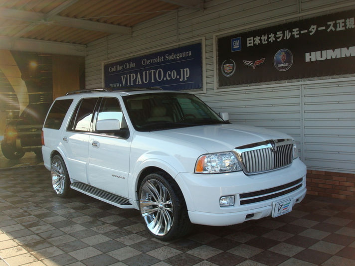 2005モデル 新車並行のカスタム ナビゲーターが入荷 24インチ装着