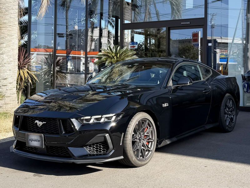 フォード マスタング NEWCAR　GT　パフォーマンスマフラー　格納ミラー　マグネライドコントロール　バックカメラ　オプション多数