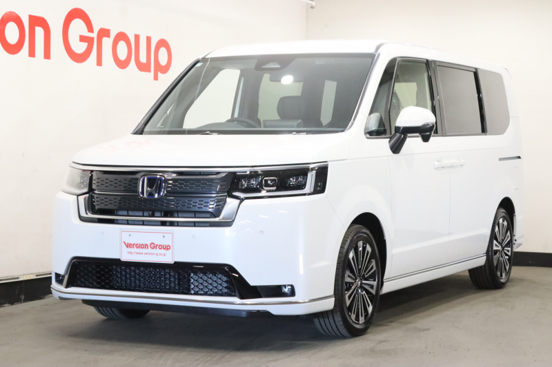 ホンダ ステップワゴン e:HEV　スパーダ　プレミアムライン　新車保証継承付　登録済未使用車　禁煙車　後席モニター　11．4inメモリ―ナビ　フルセグ　全周囲カメラ　レーダークルコン　レーンアシスト　衝突被害軽減　踏み間違い防止　BSM　オットマンシート