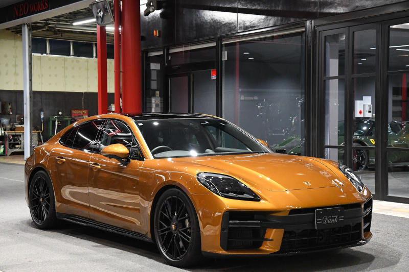 ポルシェ パナメーラ GTS　ディーラー車　1オーナー PCCBキャリパーブラック・21インチターボSホイールセンターロック   麻布店展示車両