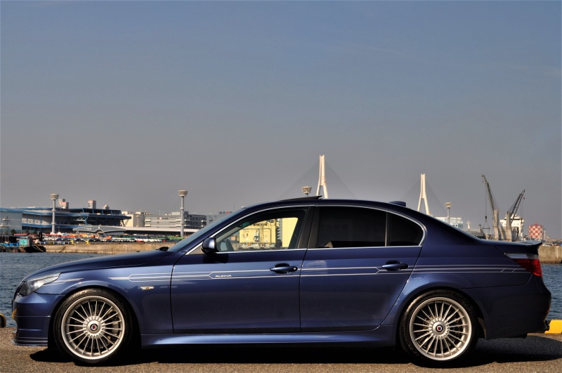 アルピナ B5 ALPINA B5スーパーチャージ正規ディーラー車左ハンドル専用カラーアルピナブルー黒本革地デジETCバックカメラ 中古車 情報 |  IWASAKI