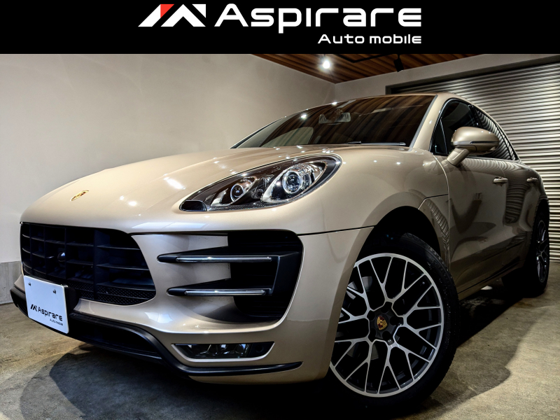 ポルシェ マカン 2.0　PDK 　パノラマサンルーフ　RS20インチアルミホイール　エントリードライブシステム　クルーズコントロール　4本出しマフラー　パラジウムメタリック