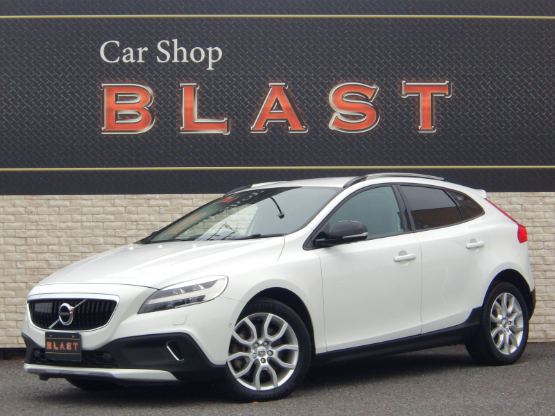 ボルボ V40 クロスカントリー　D4　サマム