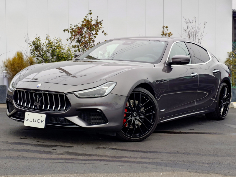 マセラティ ギブリ S グランスポーツ 左H　電動S/R 21インチAW Harman/Kardon ACC 　タッチコントロールナビ フルセグ ナチュラルレザー アダプティブLED カーボントリム シートヒーター 電動トランク ソフトドアクローズ 360°カメラ ドライビングアシスト