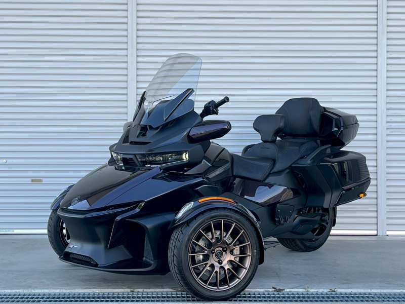 BRP can-nam SPYDER RT Sea to Sky 2025MY 未登録在庫 走行距離30km 普通免許で乗れる ヘルメットなしOK オートマ バックカメラ グリップヒーター 10.25インチタッチディスプレイ AppleCarPlay Bluetooth接続可 ラジオ クルコン blemboブレーキ
