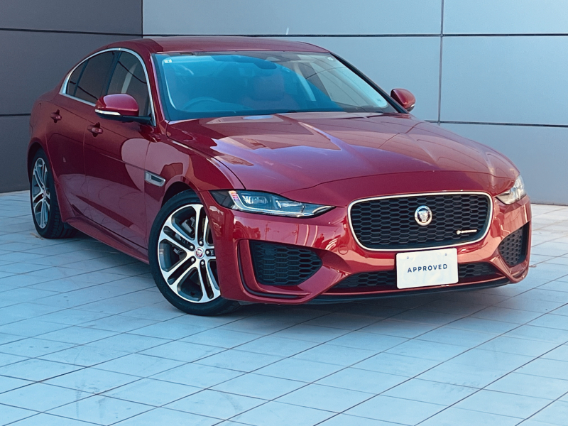 ジャガー XE RダイナミックSE2.0L P250 シートヒーター ミラ-モニタ- 電動トランク マトリックスLEDヘッドライト ヘッドアップディスプレイ ステアリングヒーター 置くだけ充電 アダプティブクルーズ レーンキープアシスト タッチプロデュオ マーズレッドレザーインテリア