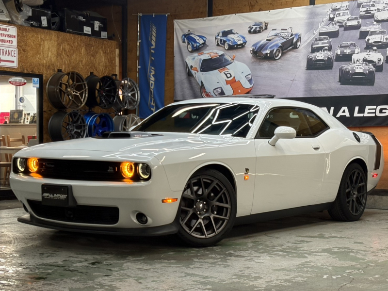 ダッジ チャレンジャー スキャットパック　シェイカー　サンルーフ　カープレイ　テクノロジーGRP　プラスPKG　ドライバーコンビニエンスGRP　