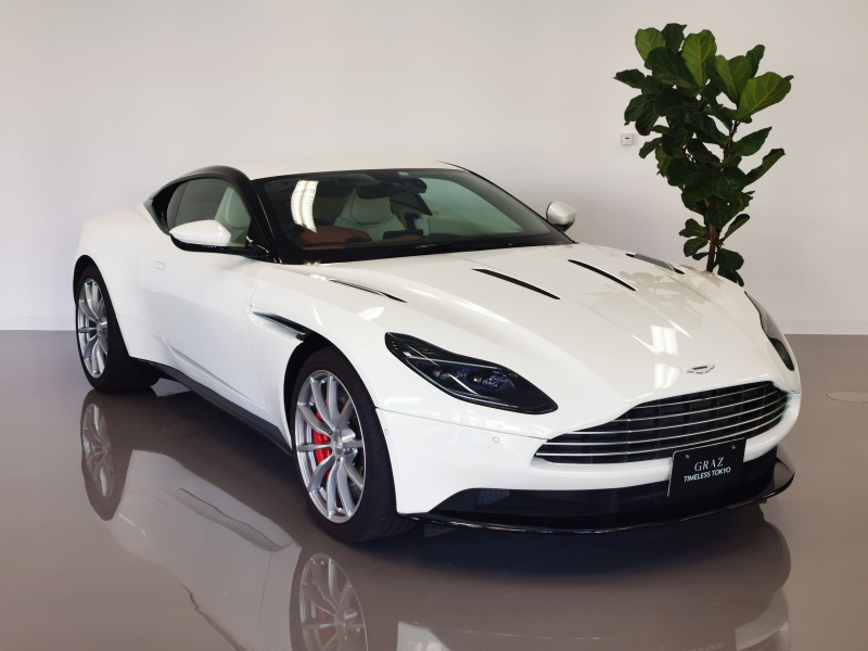 アストンマーティン DB11 AMR 5.2L V12