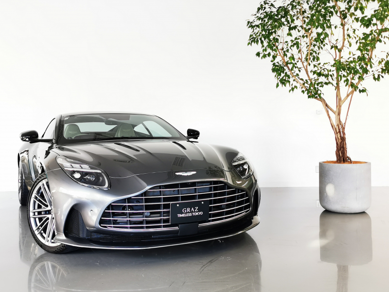 アストンマーティン DB12 4.0L V8 RHD  法人ワンオーナー  Bowers&Wilkins  Interior-Inspire Comfort-Light -Duotone  レザートリムステッチコントラスト  スモークドテールライト  インテリアジュエリーパック-サテンダーククローム  ステアリングヒーター  シートベルト-モカ